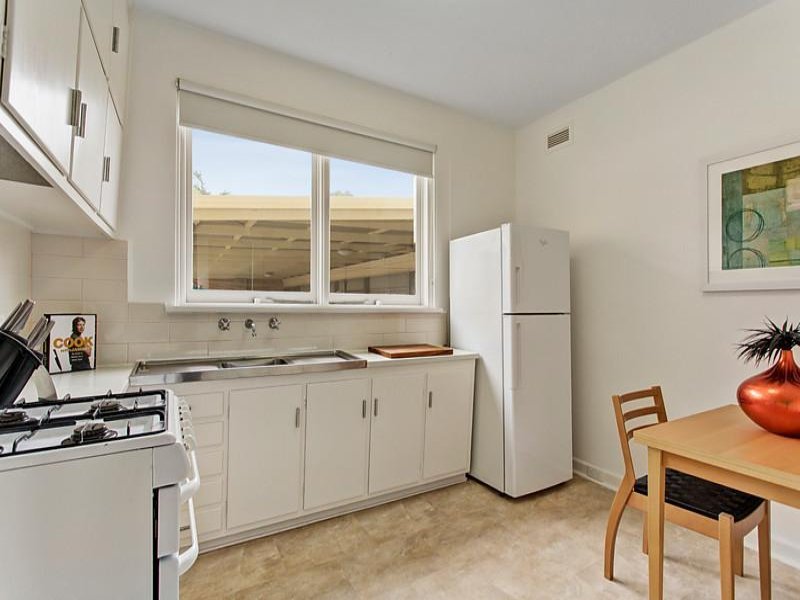 4/10 Clyde Street, Surrey Hills image 5