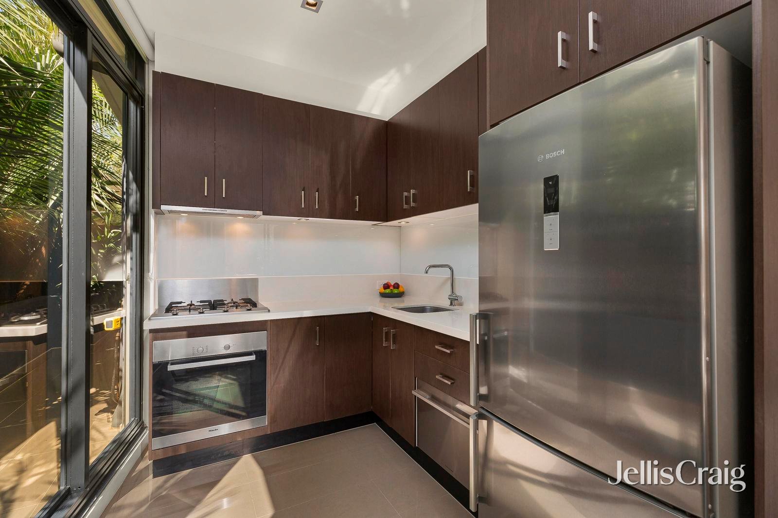 4/10 Docker Street, Elwood image 6