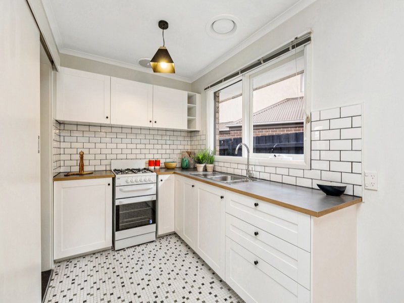 4 / 10 Hatfield Court WEST FOOTSCRAY