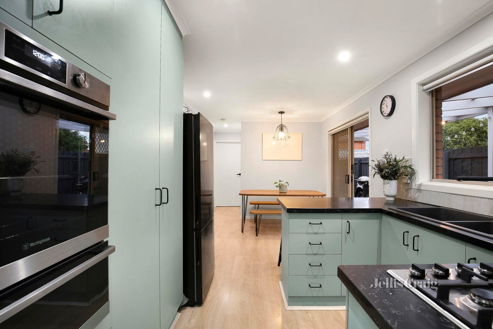 4/10 Lee Street, Fawkner image 4