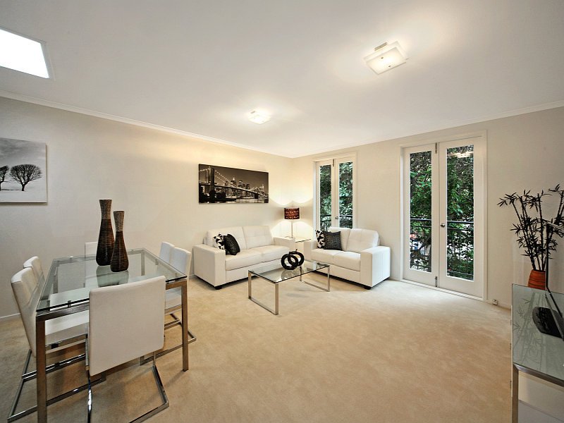 4/100 Coventry Street, South Melbourne image 1