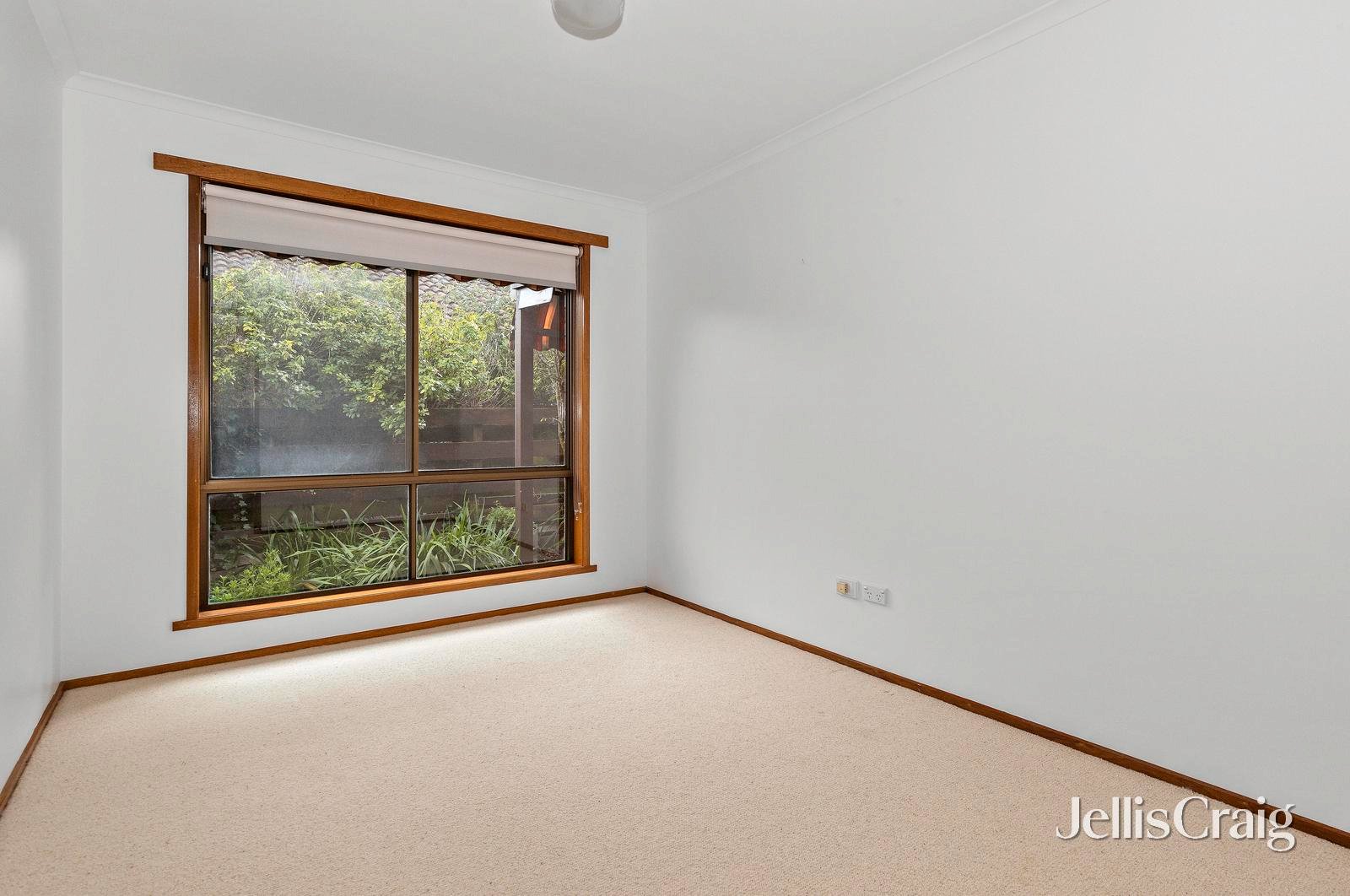 4/106 Clayton Street, Golden Point image 8