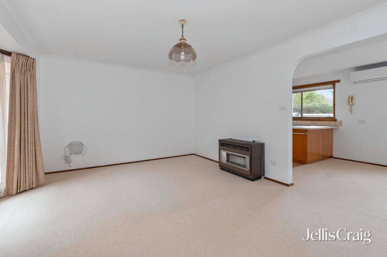 4/106 Clayton Street, Golden Point image 6