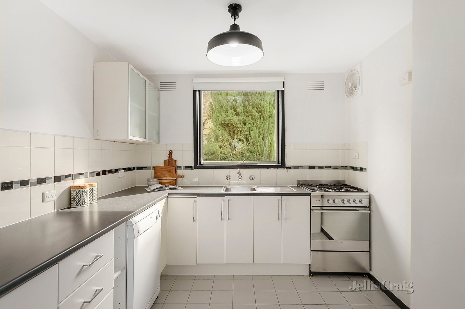 4/107 Flinders Street, Thornbury image 2