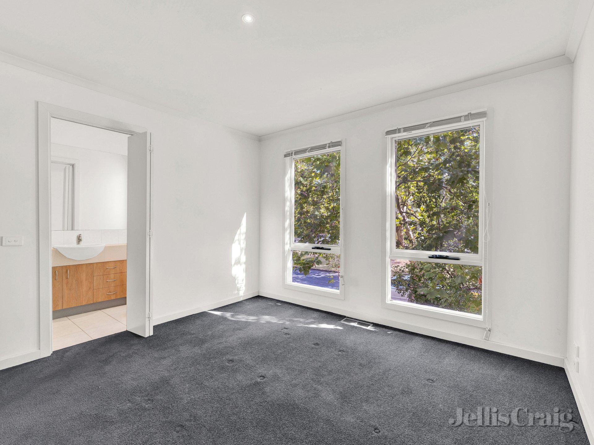 4/1084 Whitehorse Road, Box Hill image 5