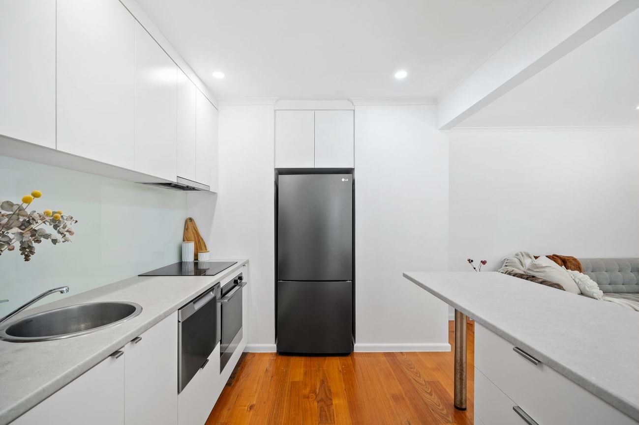 4/109 Weatherall Road, Cheltenham image 4