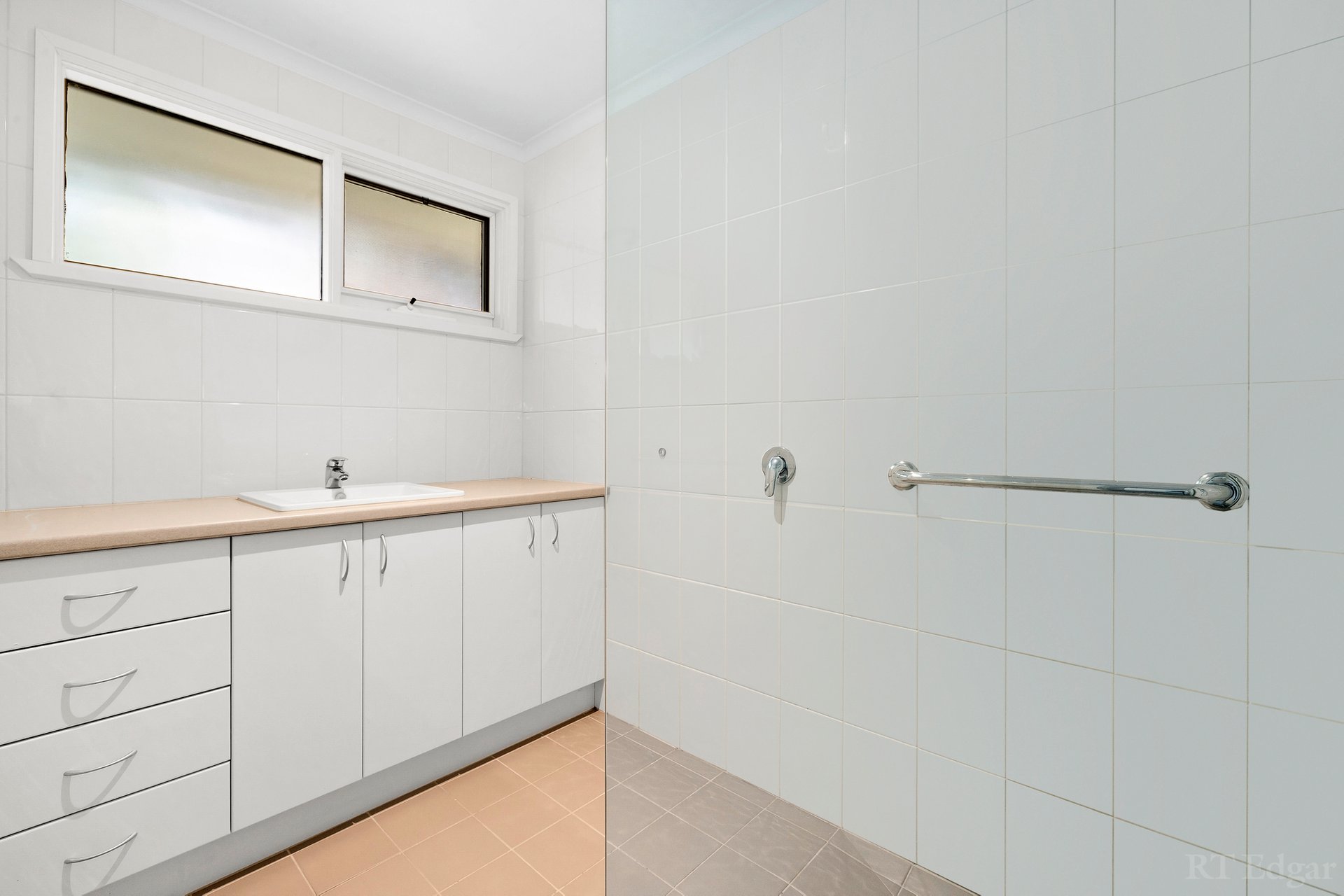 Property Gallery Thumbnail 3