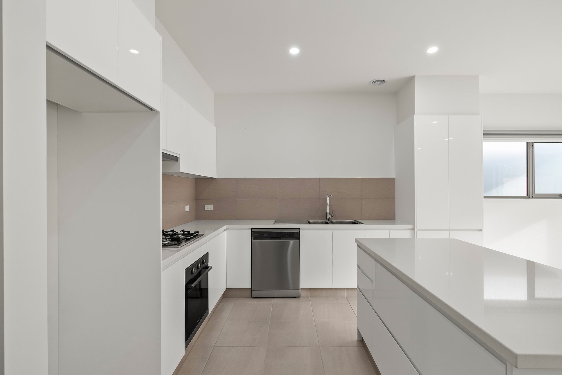 4/11 Caroline Street, Kilsyth image 2