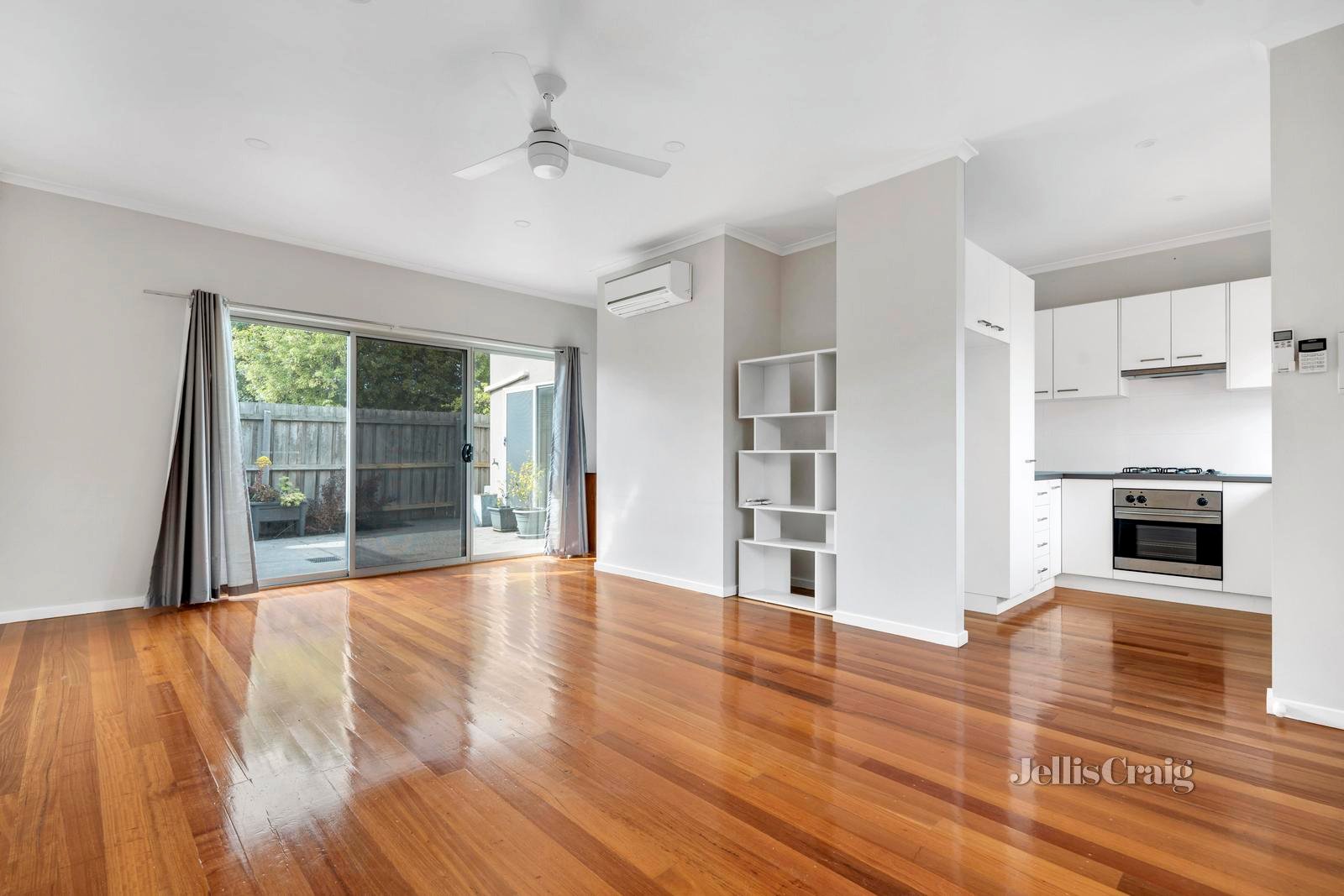 4/11 Epstein Street, Reservoir image 2