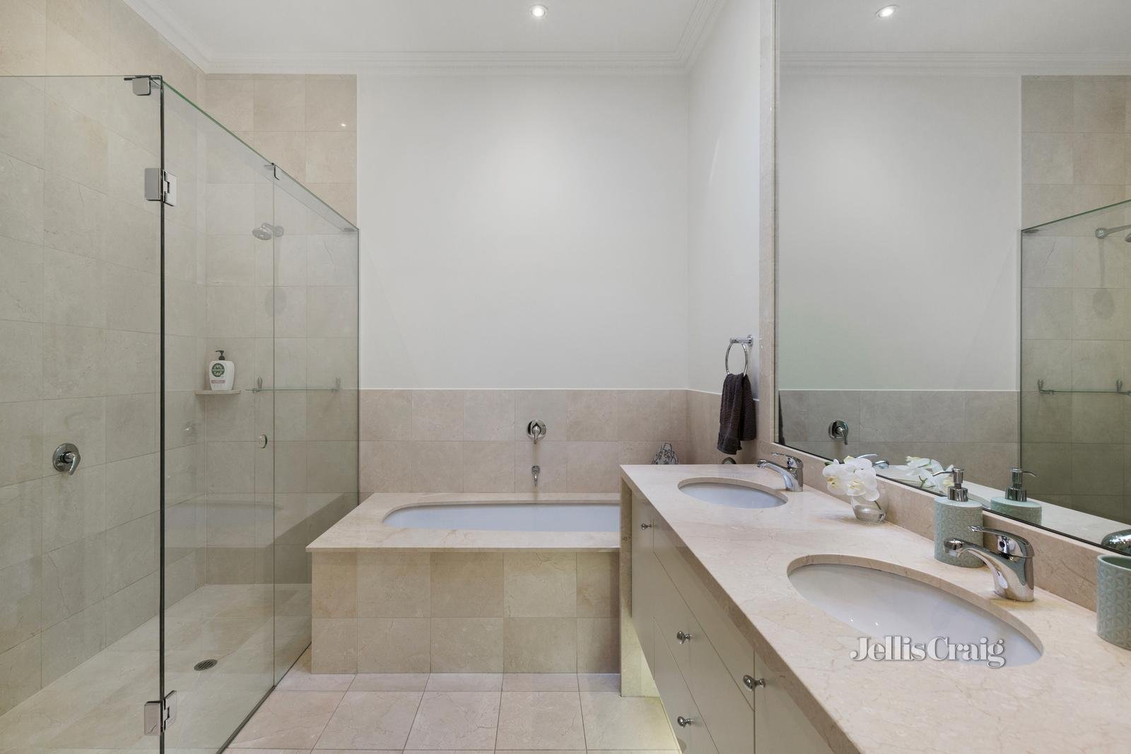 4/11 Mayfield Avenue, Malvern image 5