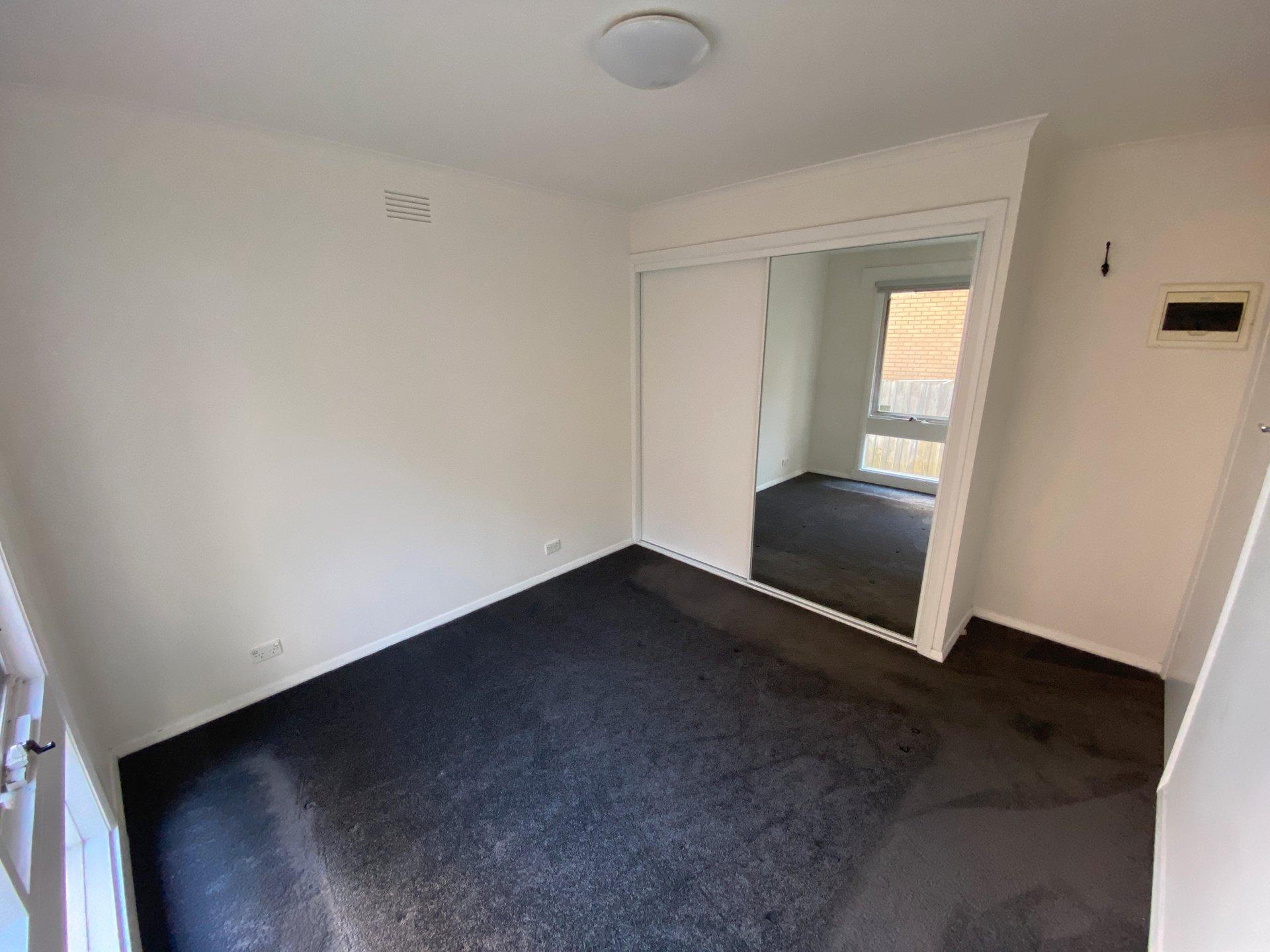 4/11 Philip Street, Manifold Heights image 6