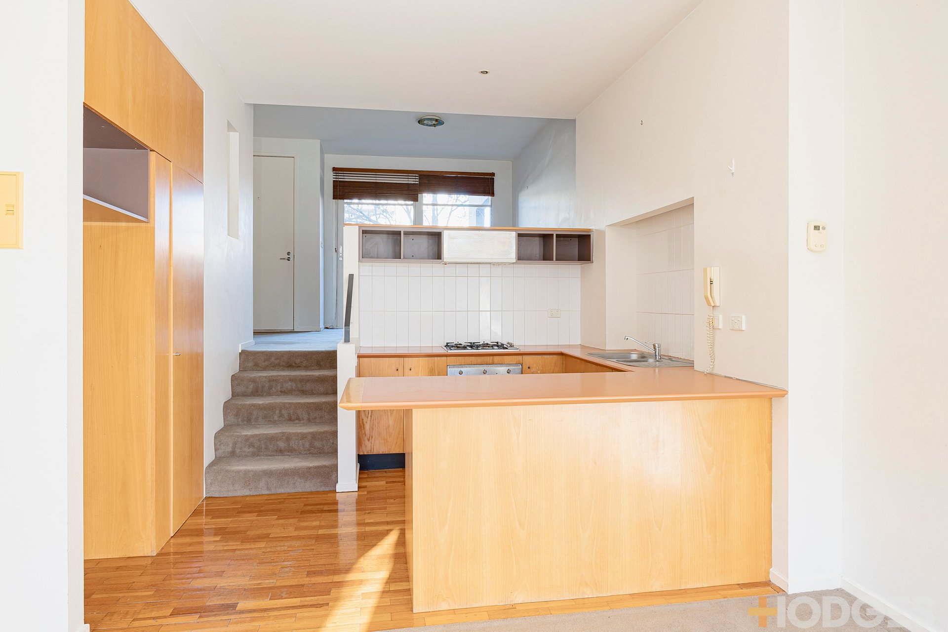 4 / 11 St Edmonds Road PRAHRAN