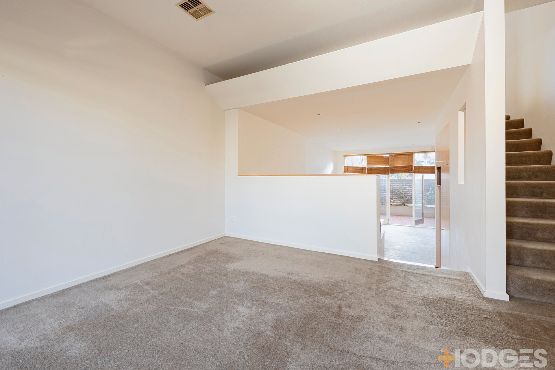 4 / 11 St Edmonds Road PRAHRAN