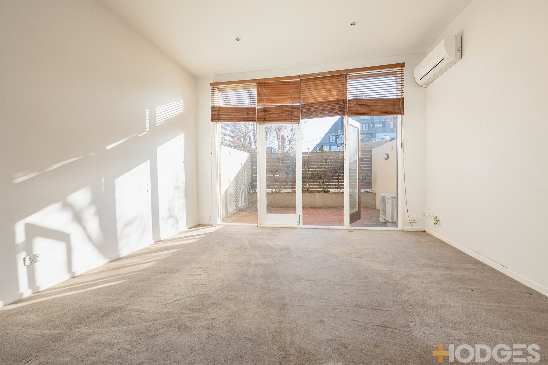 4 / 11 St Edmonds Road PRAHRAN
