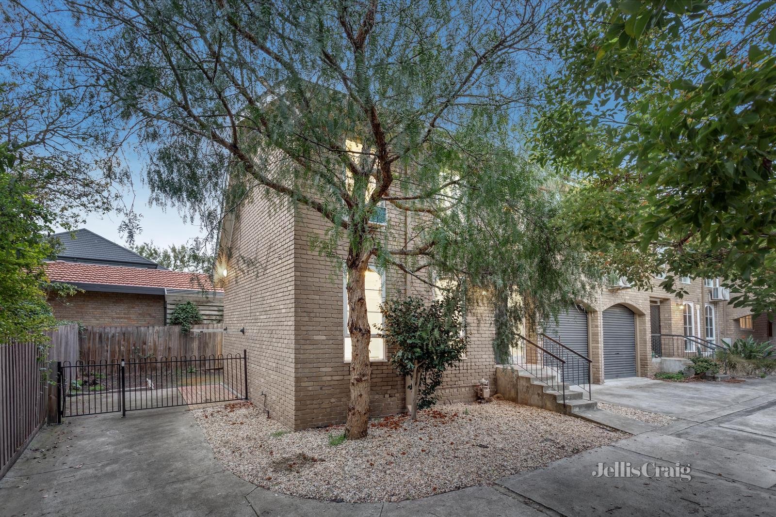 4/110 Wellington Street, Kew image 8