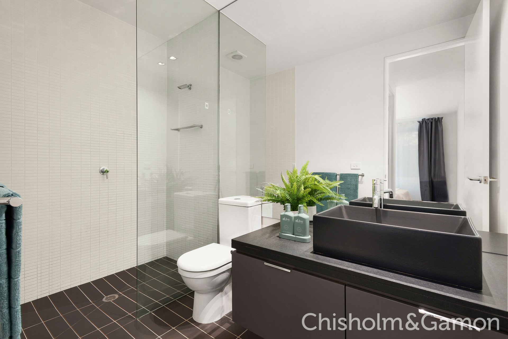 4/111 Ruskin Street, Elwood image 8