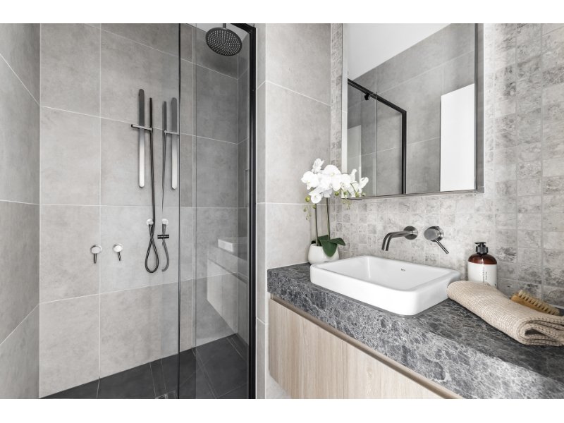 4/1110 Burke Road, Balwyn North image 5