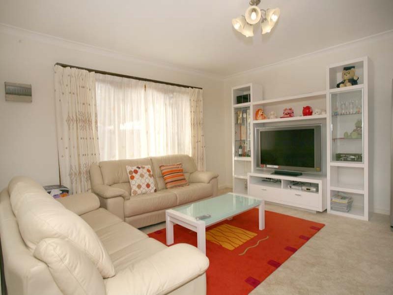 4/1110 Whitehorse Road, Box Hill image 1