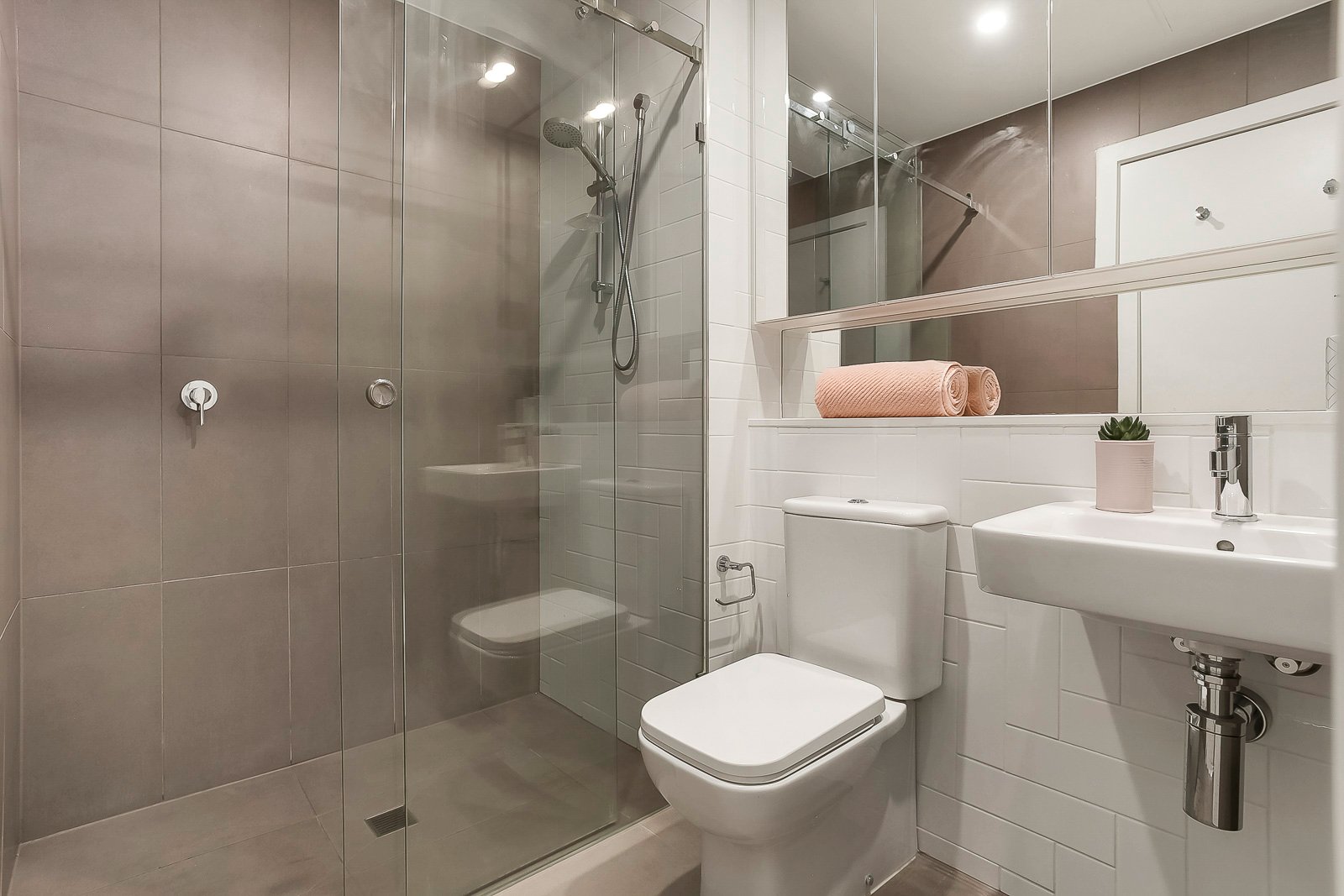 Property Gallery Thumbnail 3