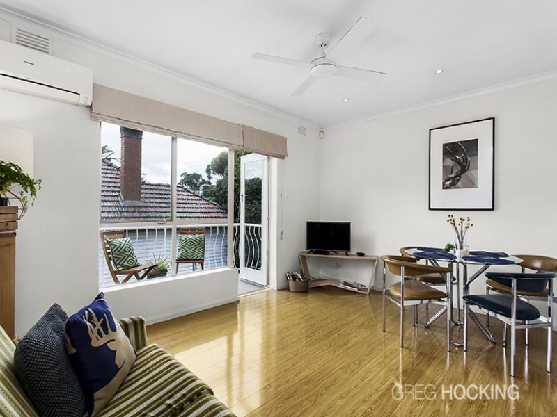 4/114 Hyde Street, Yarraville image 2