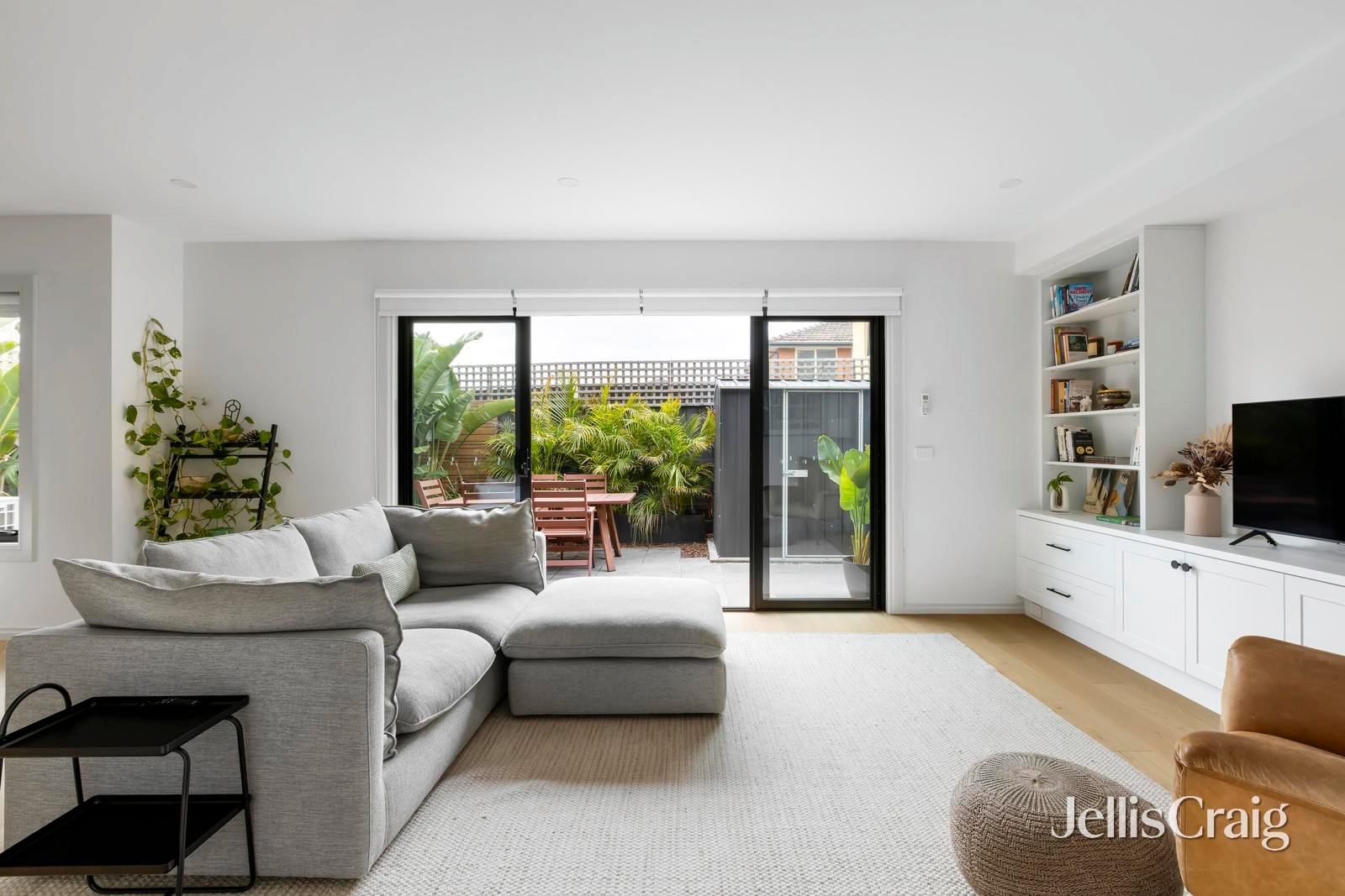 4/116 Normanby Avenue, Thornbury image 2