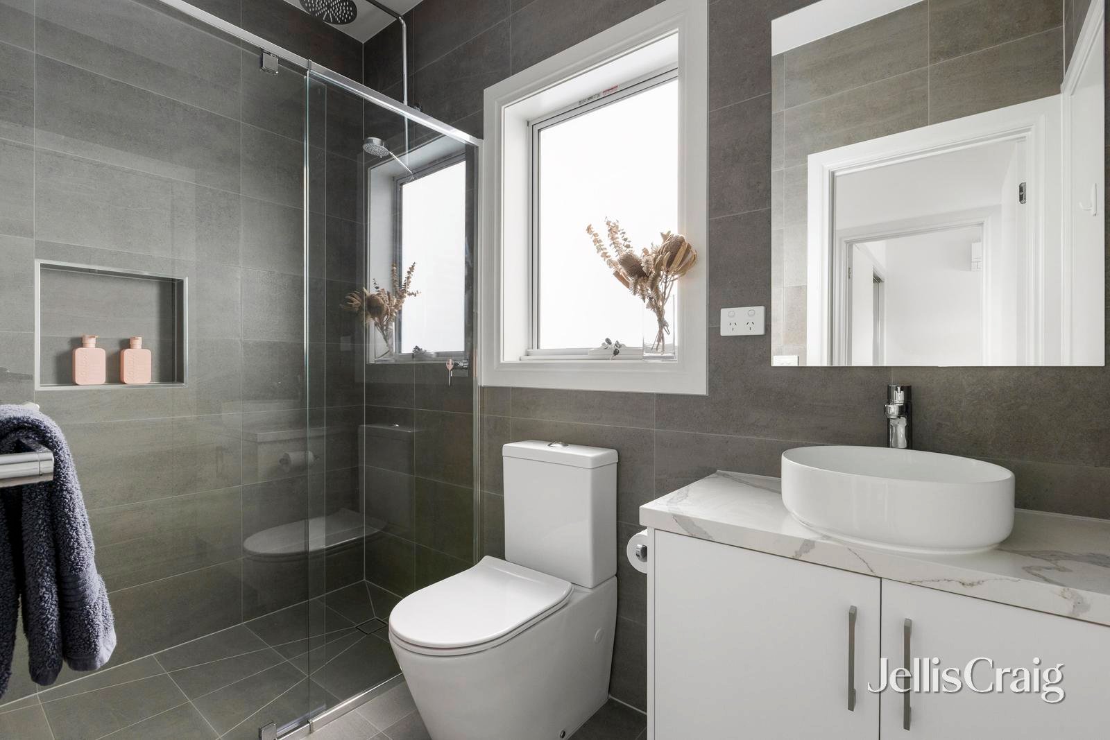 4/116 Normanby Avenue, Thornbury image 12