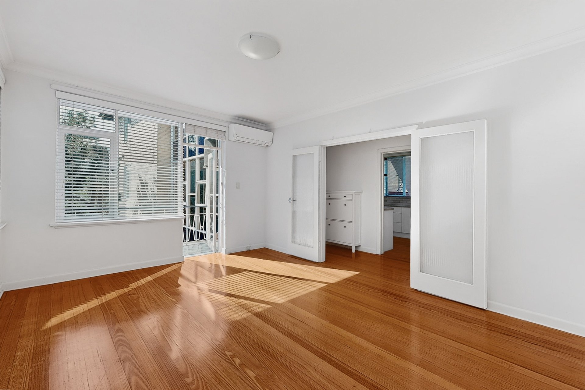 4/11A Milton Street, Elwood image 2