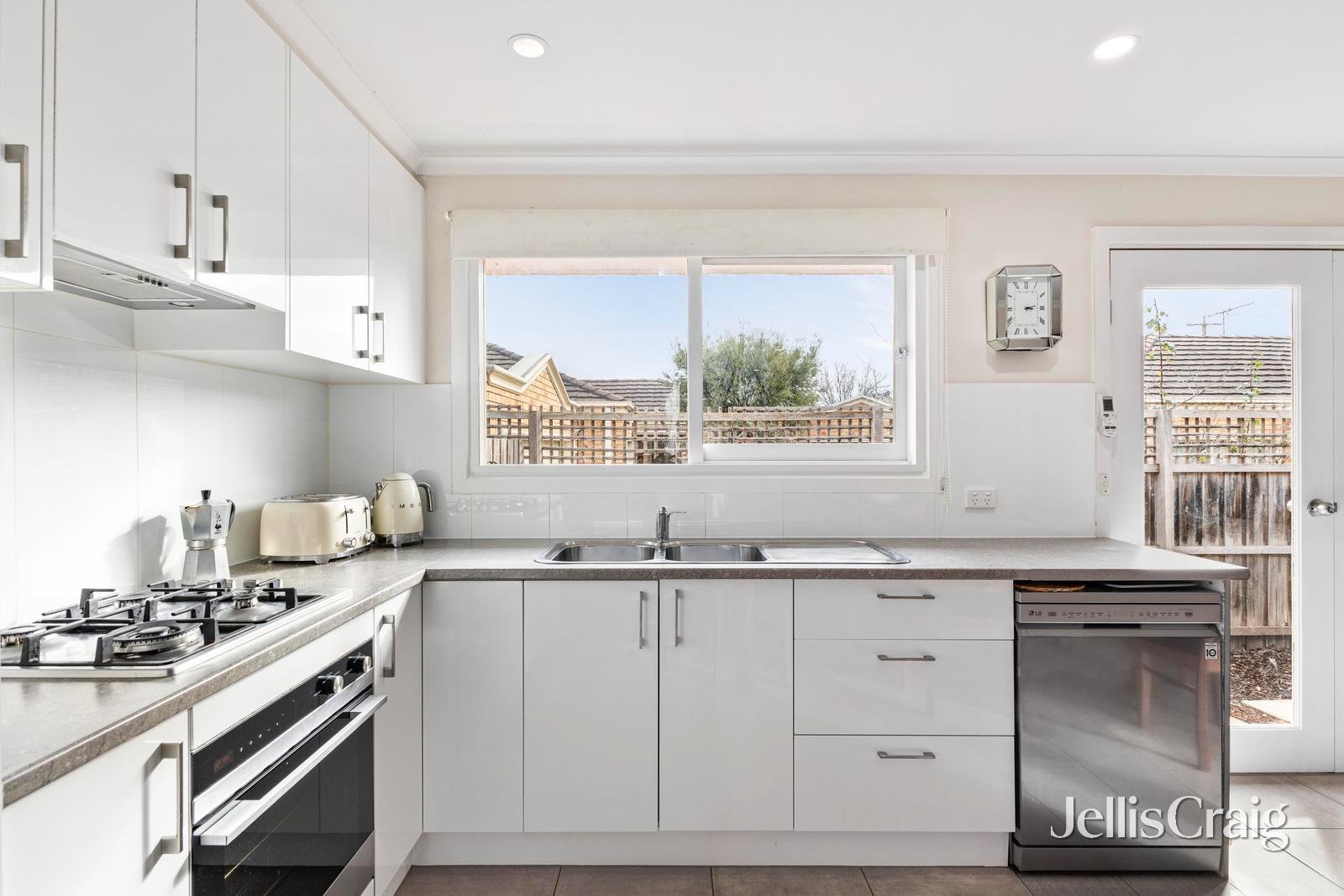 4/12-14 Franklin Road, Doncaster&nbsp;East image 3