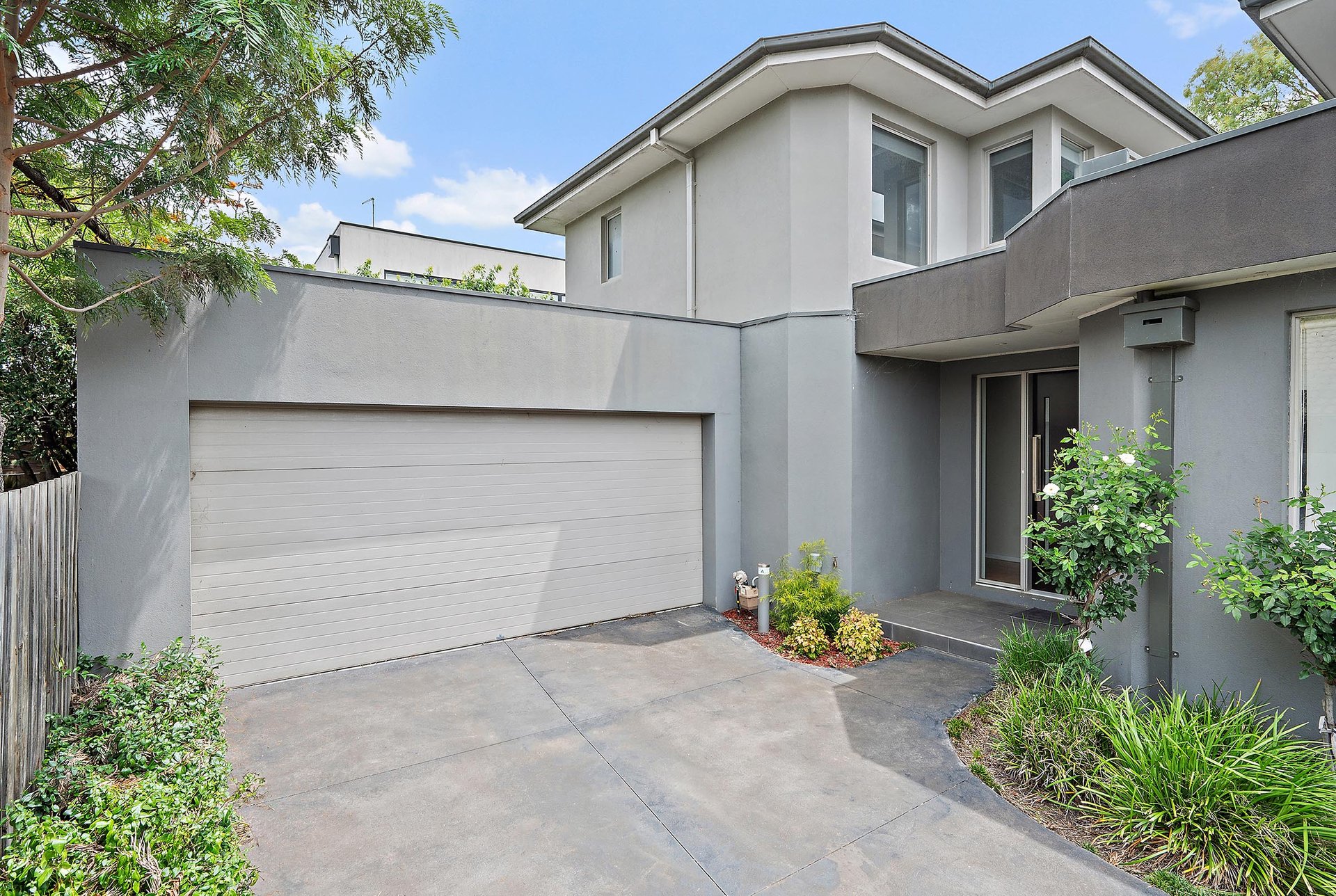 4/12 Beresford Road, Lilydale image 1