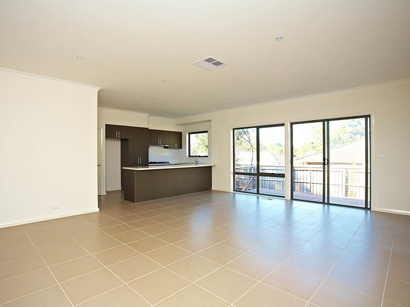 4/12 Braeside Avenue, Ringwood East image 1