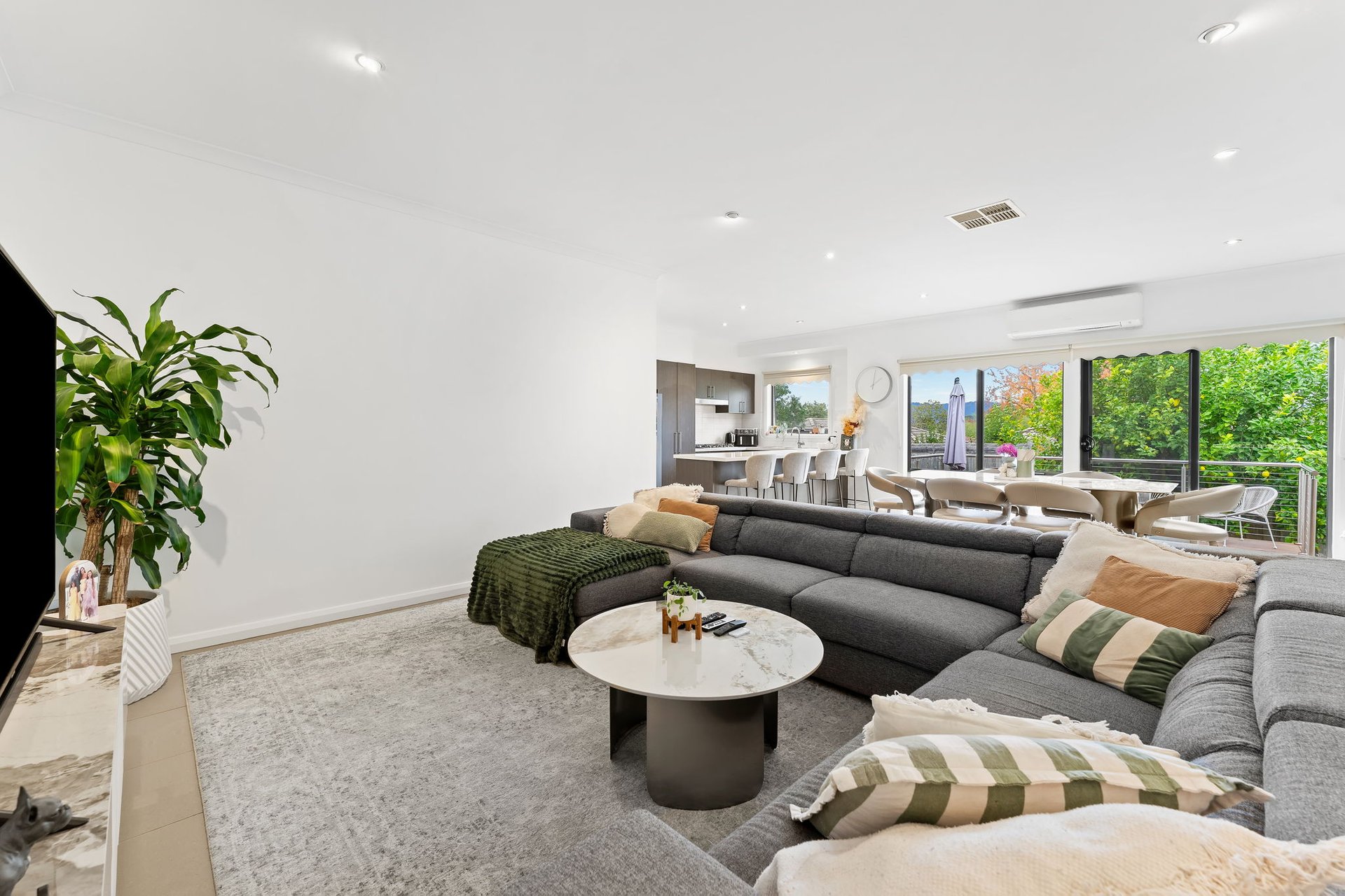 4/12 Braeside Avenue, Ringwood&nbsp;East image 2