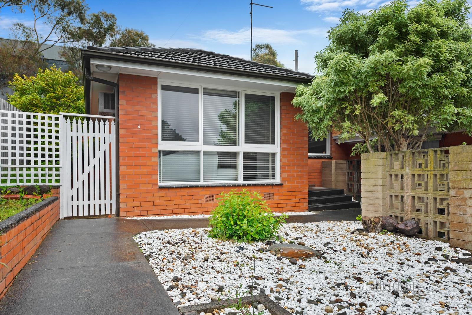 4/12 Firth Street, Doncaster image 1
