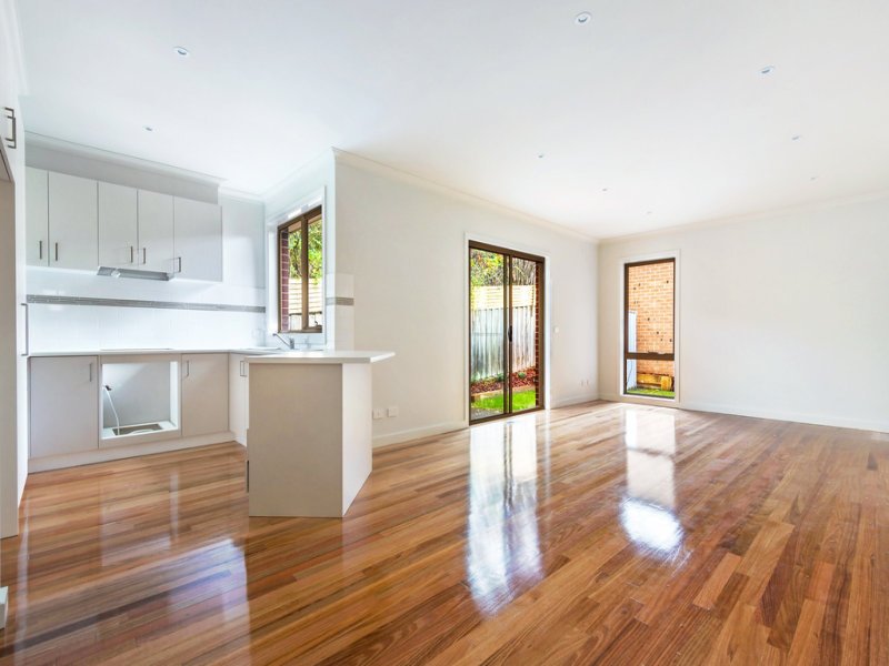 4/12 Frankcom Street, Blackburn image 3