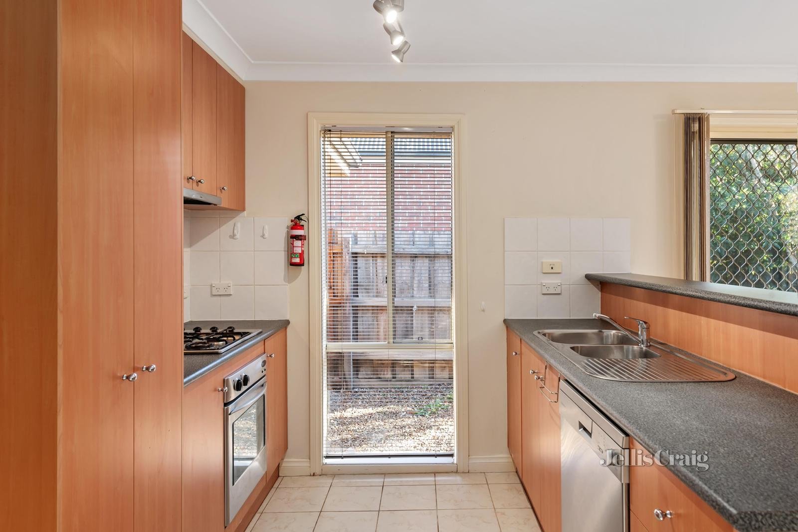 4/12 Joffre Street, Croydon image 5