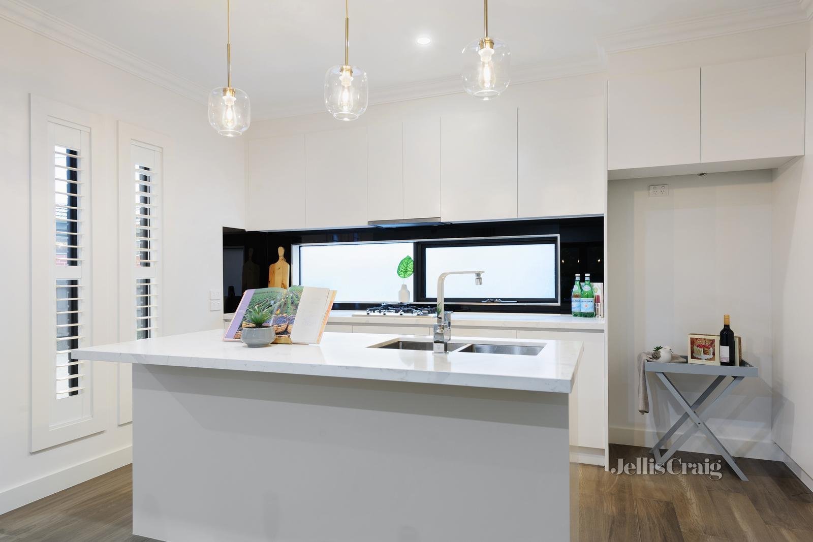 4/12 Loraine Avenue, Box Hill North image 2