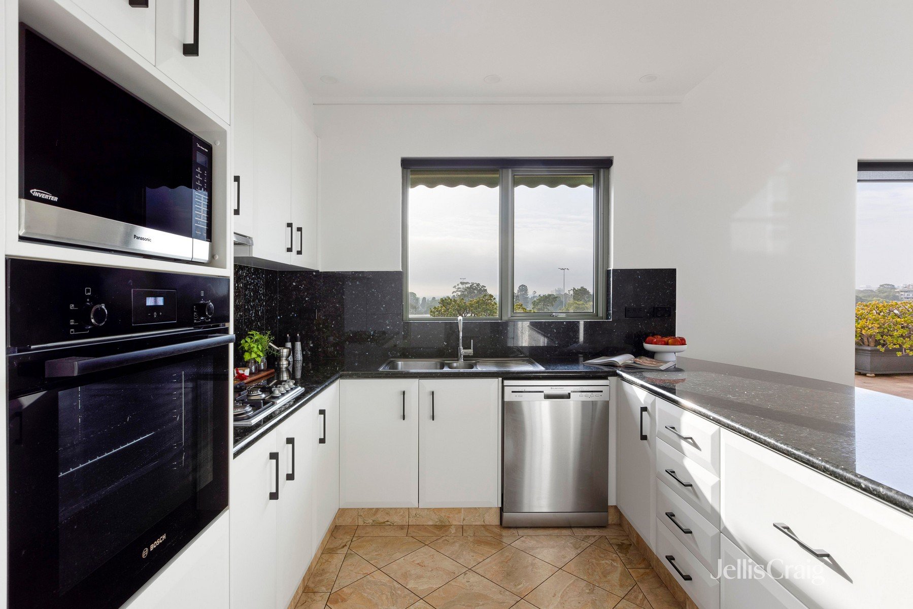 41/2 MacArthur Road, Parkville image 4