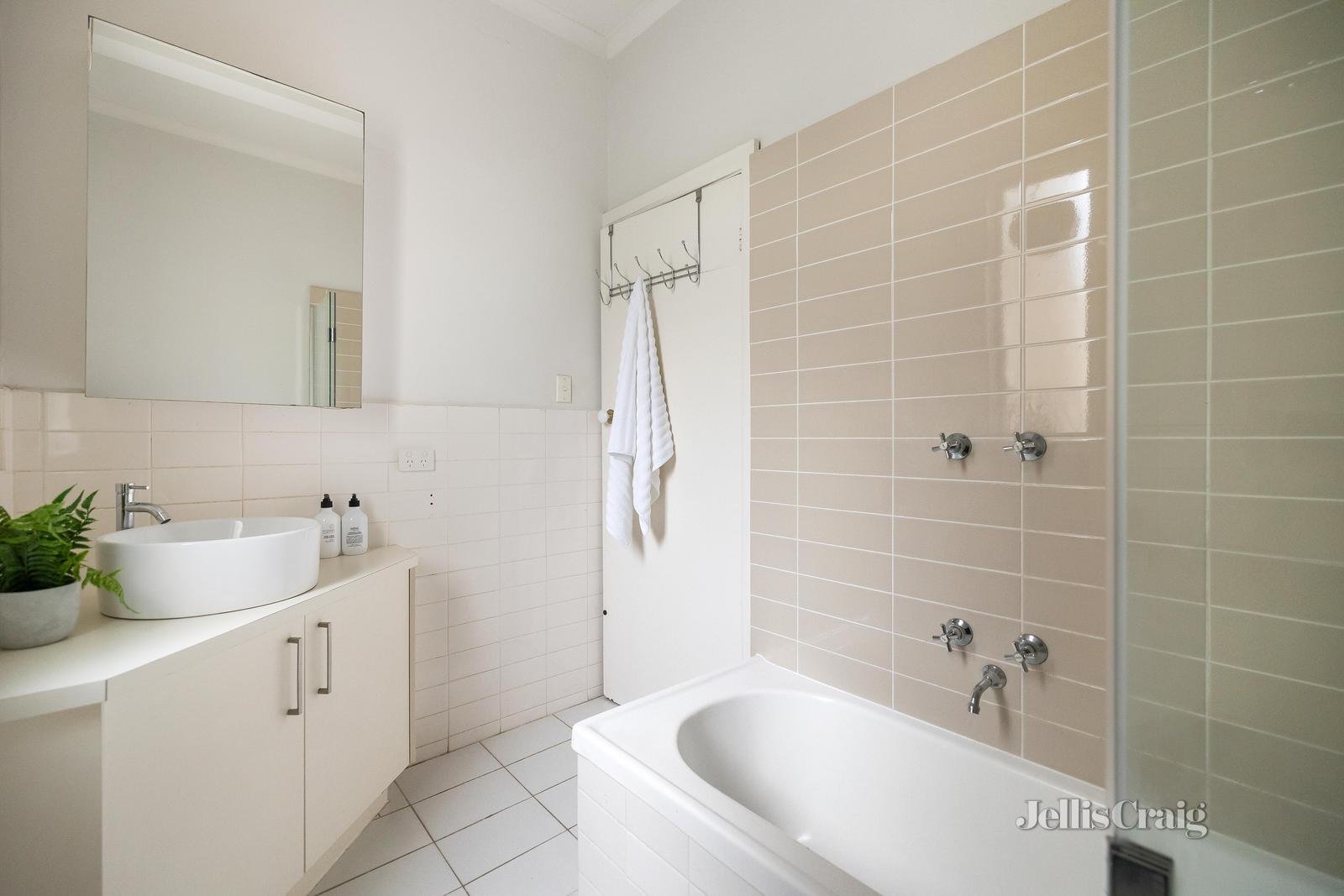 4/12 Marne Street, South Yarra image 8