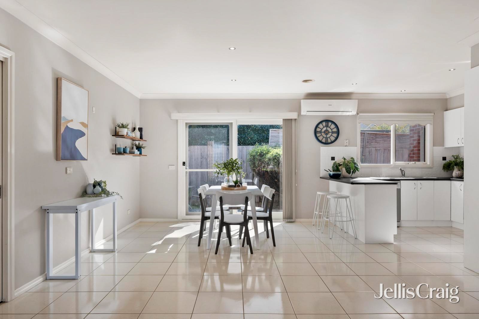 4/12 McComb Street, Lilydale image 2