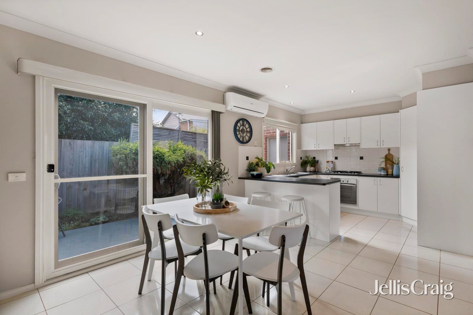 4/12 McComb Street, Lilydale image 3