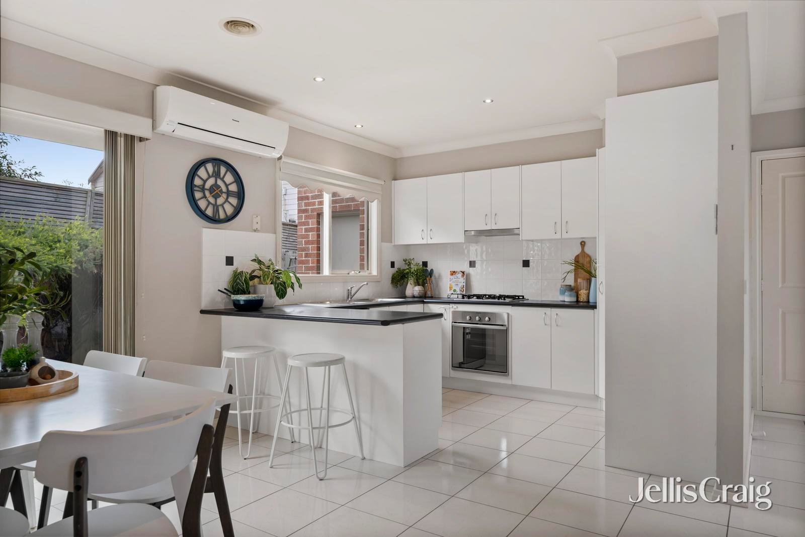 4/12 McComb Street, Lilydale image 5