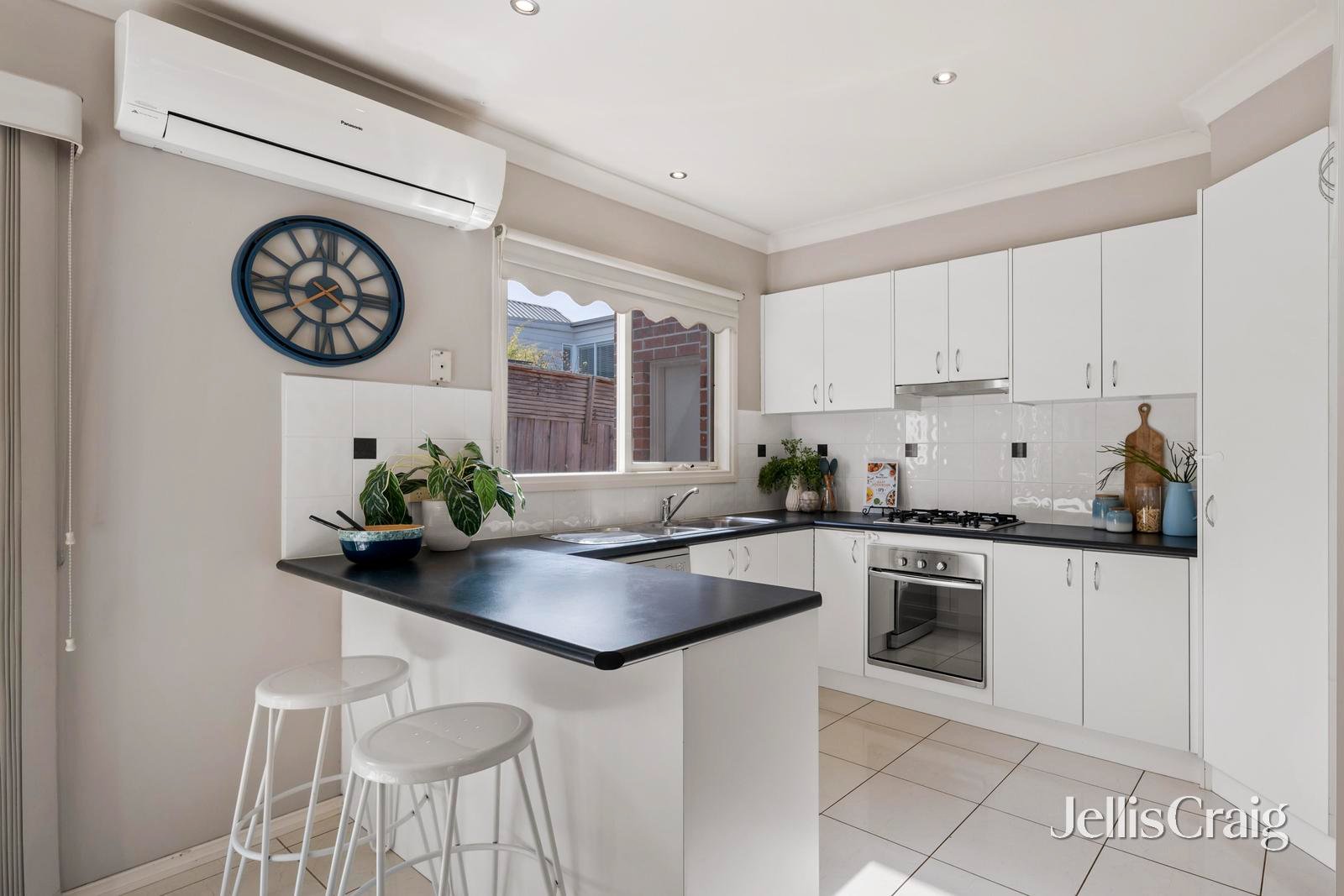 4/12 McComb Street, Lilydale image 6