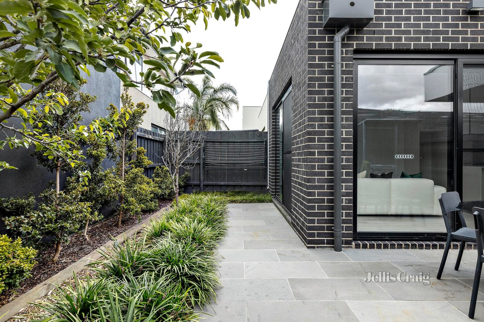 4/12 Phillip Street, Mentone image 7