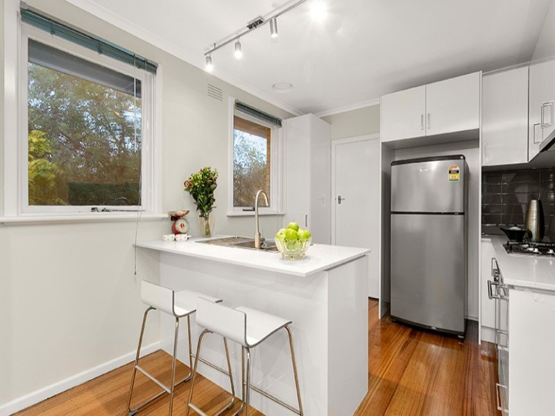 4/12 Wilson Street, Mont Albert image 4