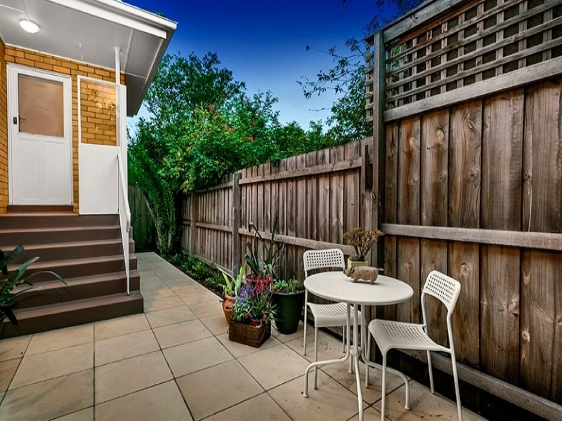 4/12 Wilson Street, Mont Albert image 8