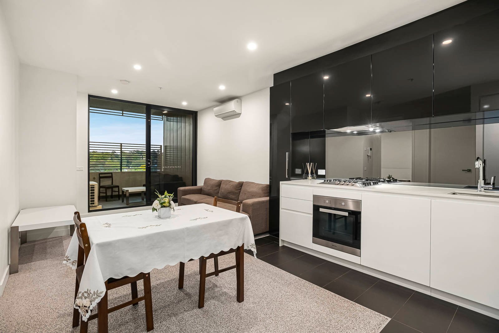 Property Gallery - Main Image