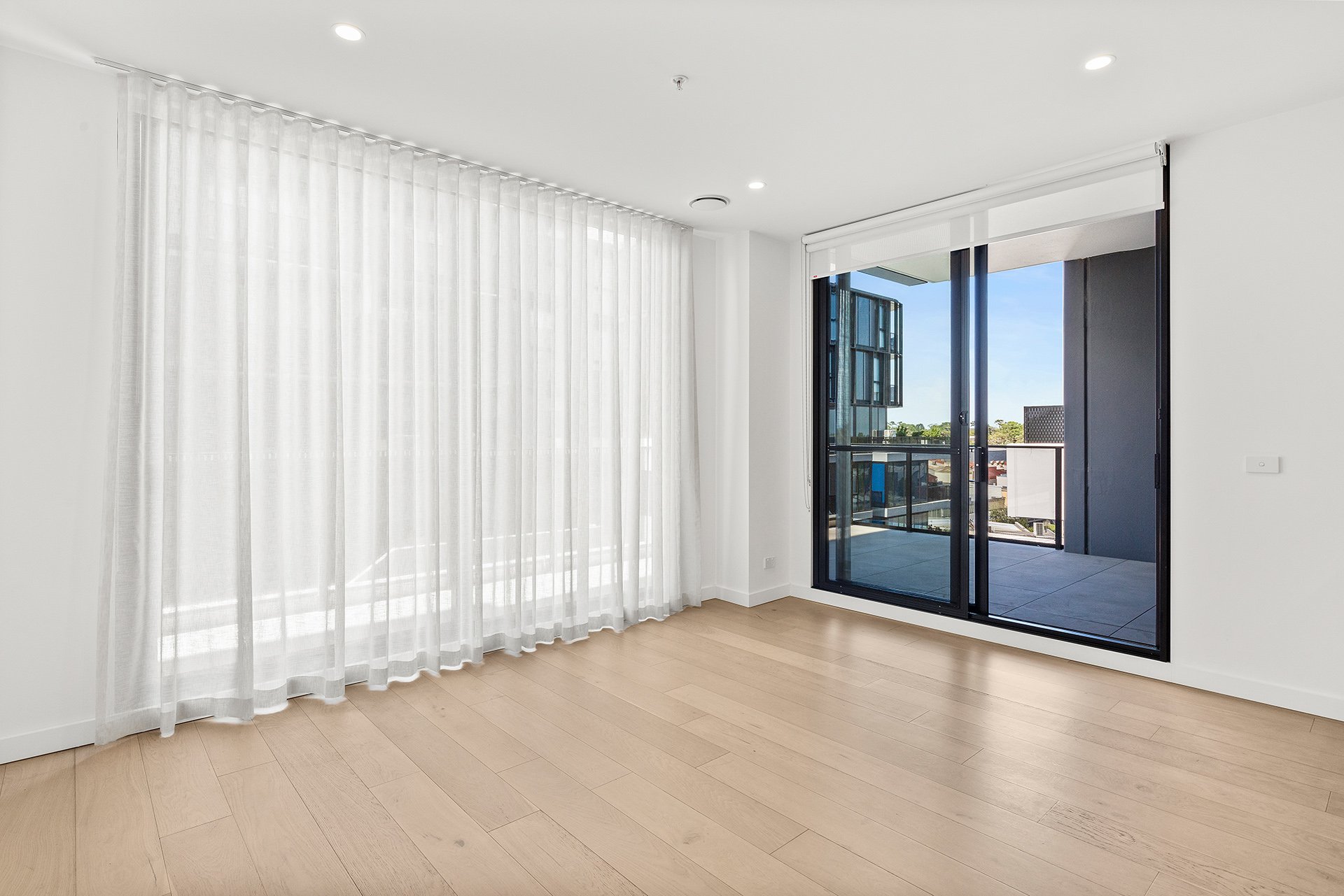 412/162 Whitehorse Road, Blackburn image 3