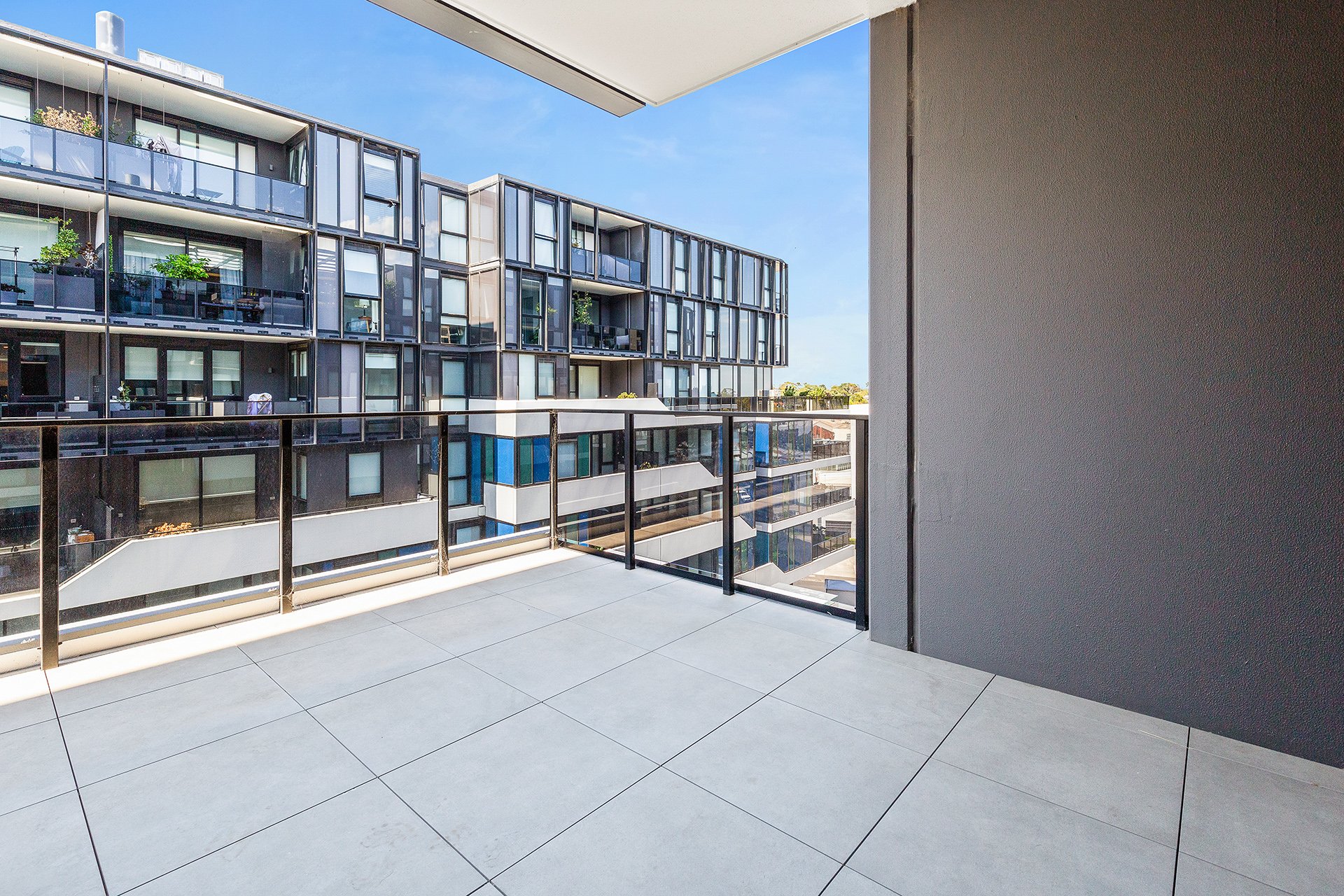 412/162 Whitehorse Road, Blackburn image 4