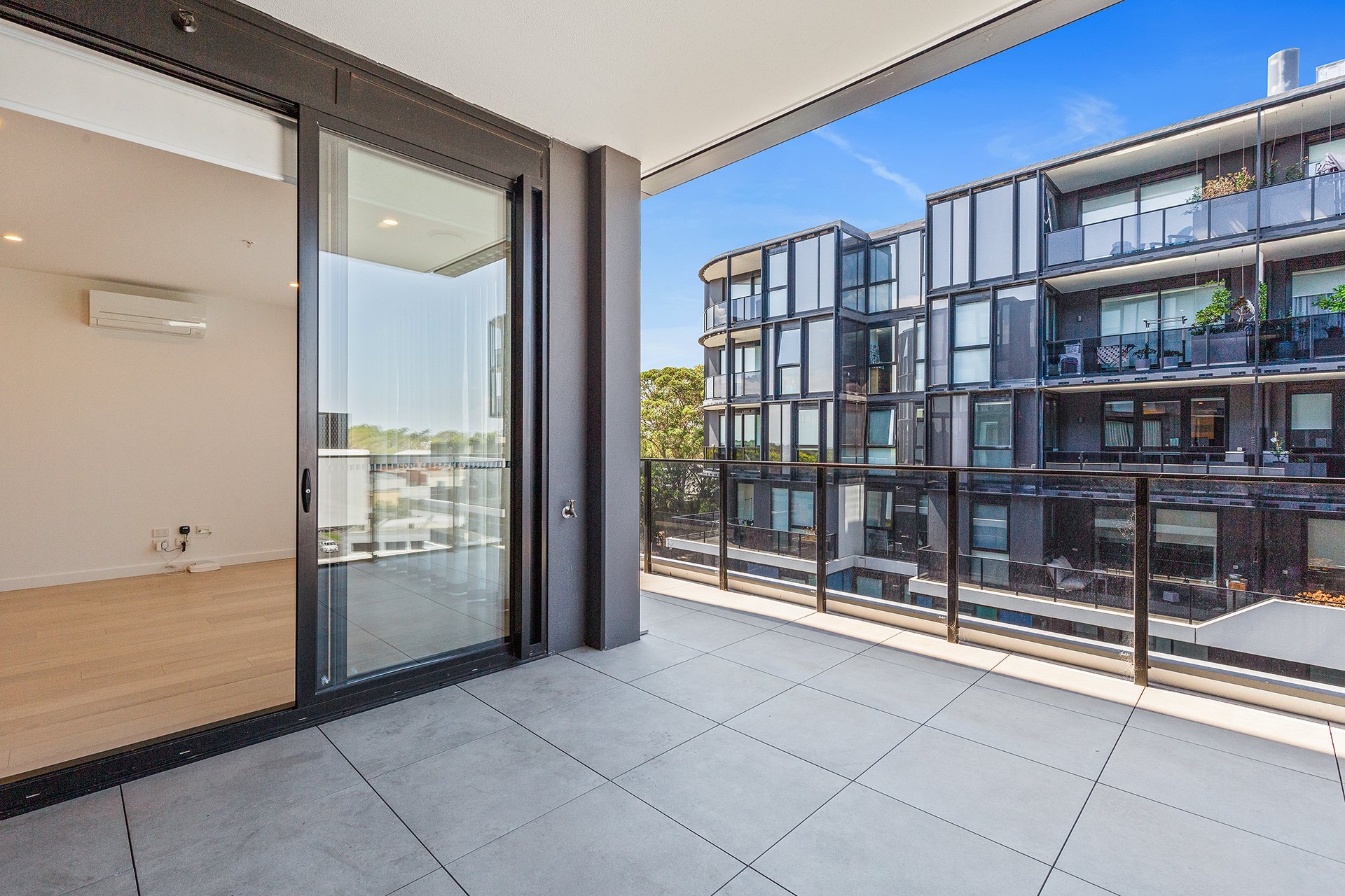 412/162 Whitehorse Road, Blackburn image 5