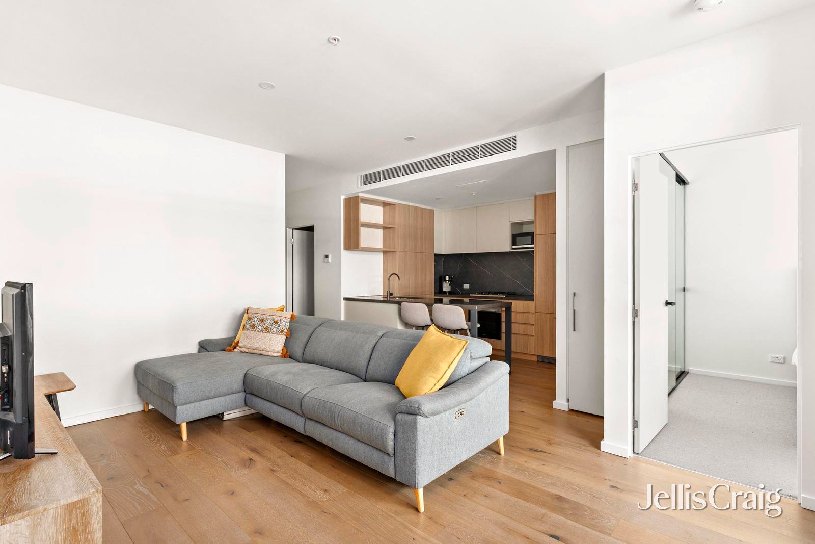 412/4 Young Street, Moonee Ponds image 2