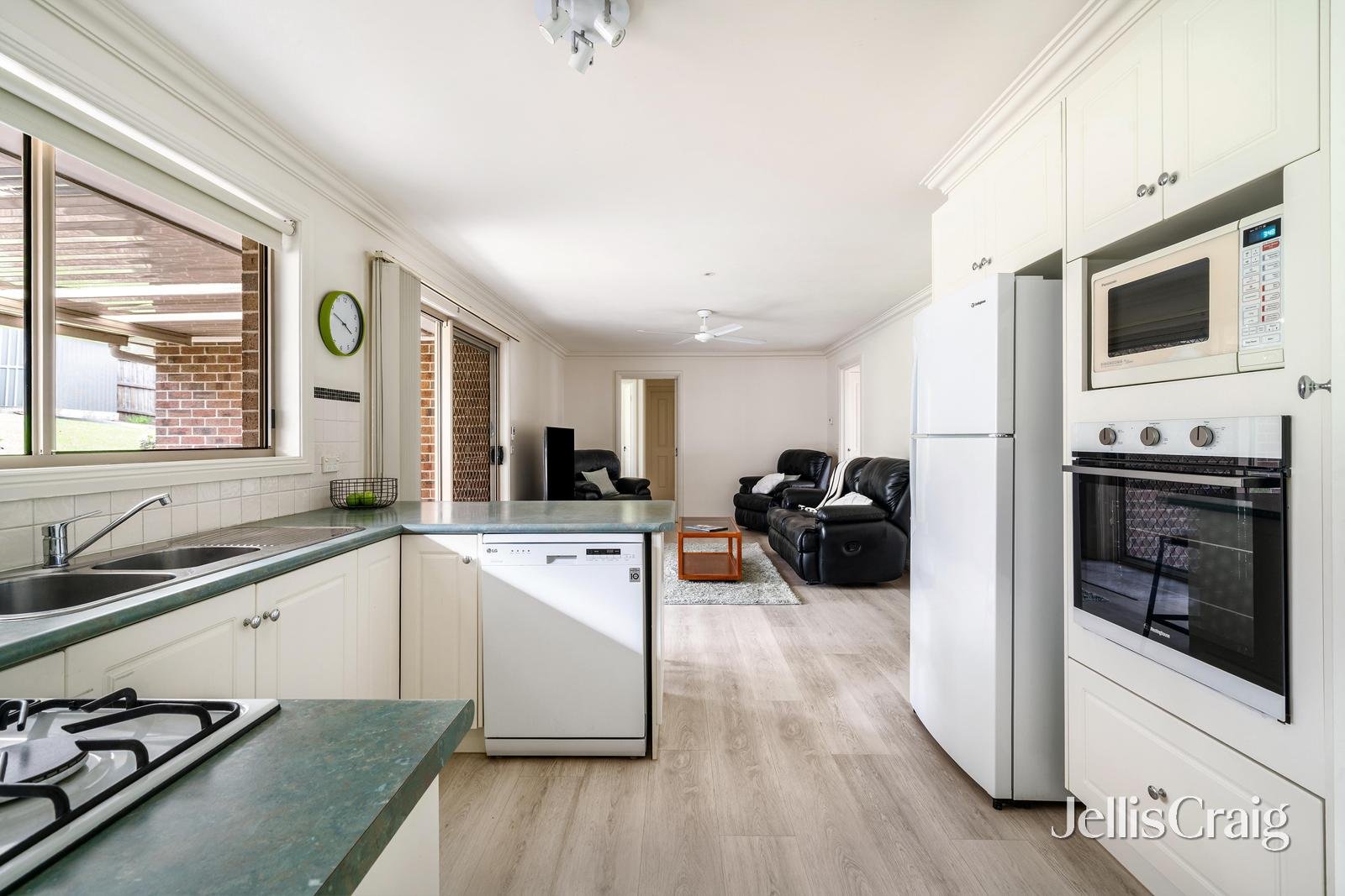4/1256 Main Road, Eltham image 6